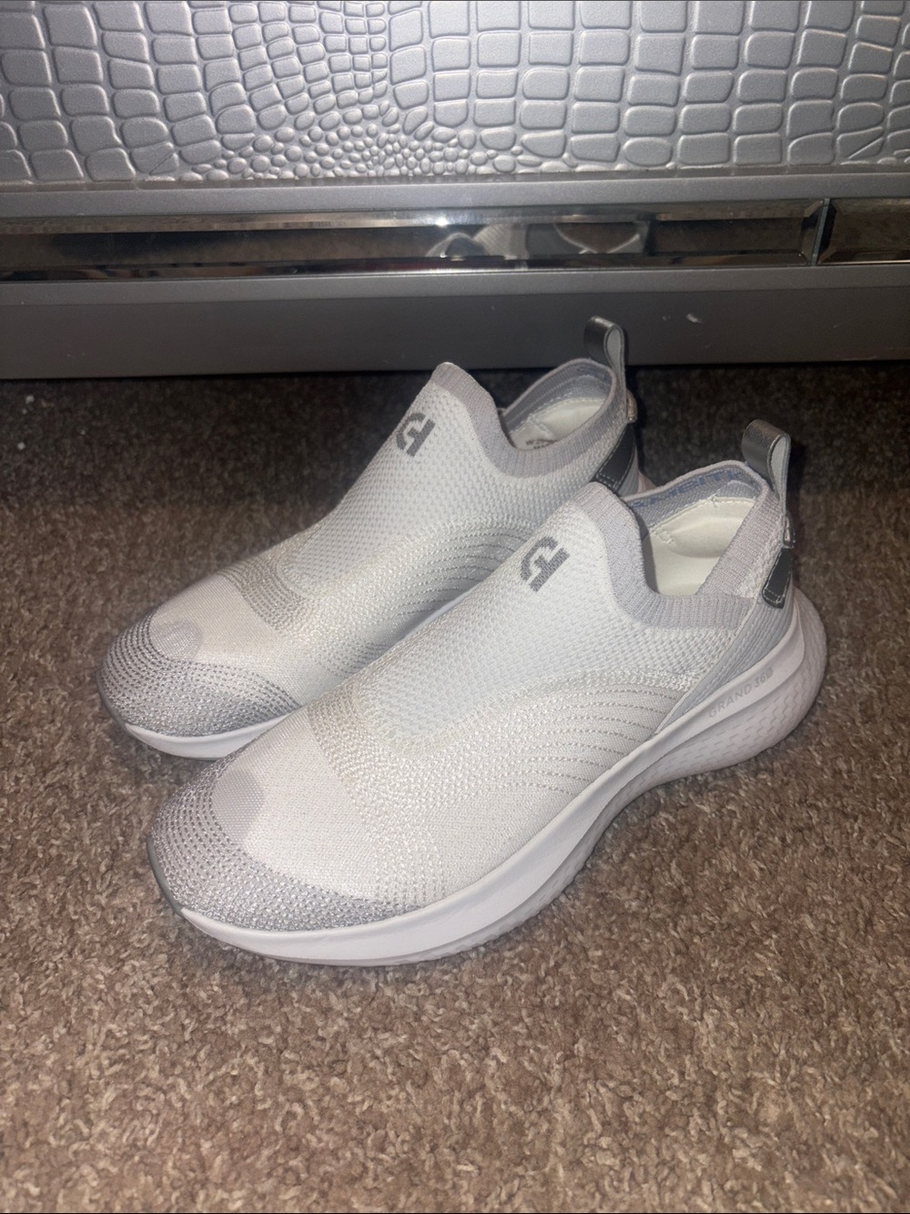 Zero grand Light Gray Slip-On Knit Sneakers with Logo
